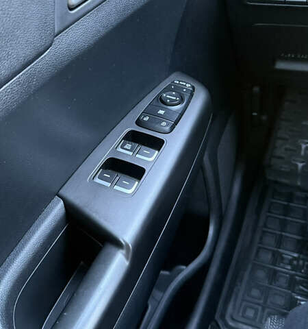 Серый Киа Sportage, объемом двигателя 1.6 л и пробегом 130 тыс. км за 17900 $, фото 22 на Automoto.ua