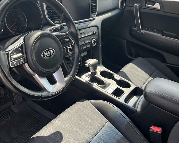 Киа Sportage 2021 в Ужгороде на Automoto.ua Серый Киа Sportage, объемом двигателя 1.59 л и пробегом 130 тыс. км за 19500 $, фото 12 на Automoto.ua