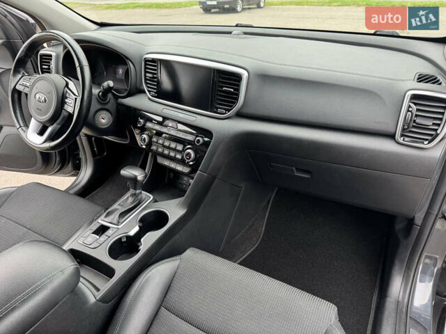 Киа Sportage 2021 в Черкассах на Automoto.ua Серый Киа Sportage, объемом двигателя 1.59 л и пробегом 100 тыс. км за 21000 $, фото 19 на Automoto.ua