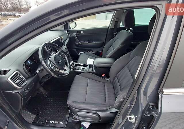 Сірий Кіа Sportage, об'ємом двигуна 1.59 л та пробігом 73 тис. км за 19000 $, фото 21 на Automoto.ua