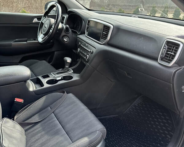 Серый Киа Sportage, объемом двигателя 1.59 л и пробегом 58 тыс. км за 18000 $, фото 6 на Automoto.ua