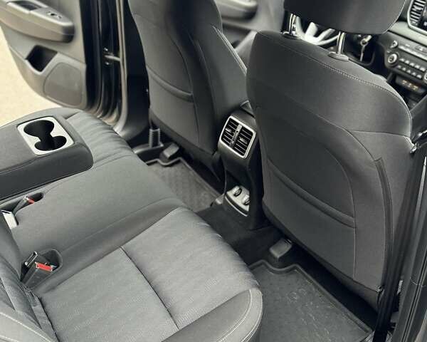 Сірий Кіа Sportage, об'ємом двигуна 1.59 л та пробігом 48 тис. км за 19500 $, фото 64 на Automoto.ua