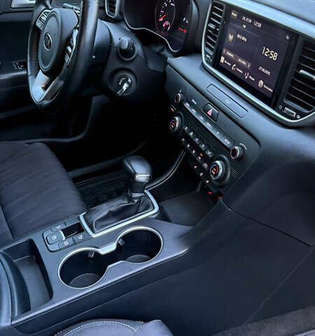 Серый Киа Sportage, объемом двигателя 1.6 л и пробегом 130 тыс. км за 17900 $, фото 26 на Automoto.ua