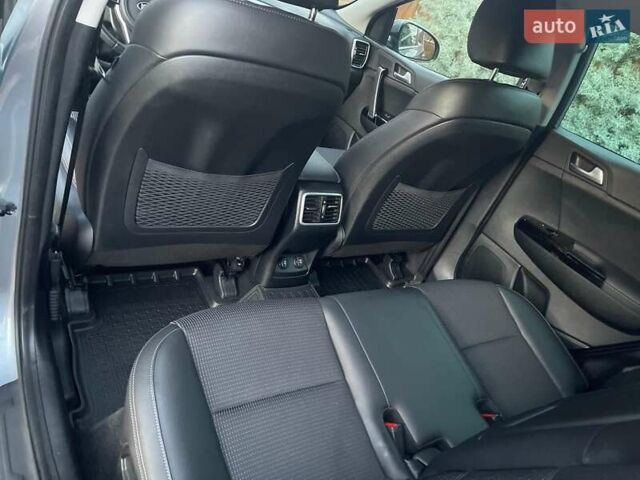 Серый Киа Sportage, объемом двигателя 1.59 л и пробегом 13 тыс. км за 25000 $, фото 19 на Automoto.ua