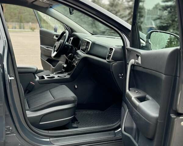 Сірий Кіа Sportage, об'ємом двигуна 1.59 л та пробігом 48 тис. км за 19500 $, фото 68 на Automoto.ua