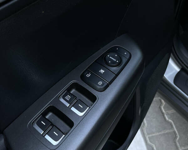 Сірий Кіа Sportage, об'ємом двигуна 2.36 л та пробігом 90 тис. км за 21000 $, фото 18 на Automoto.ua