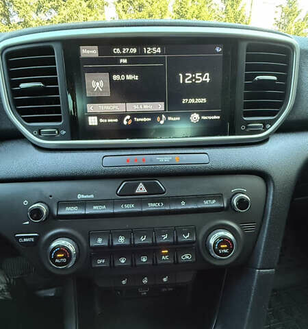 Серый Киа Sportage, объемом двигателя 1.6 л и пробегом 130 тыс. км за 17900 $, фото 17 на Automoto.ua