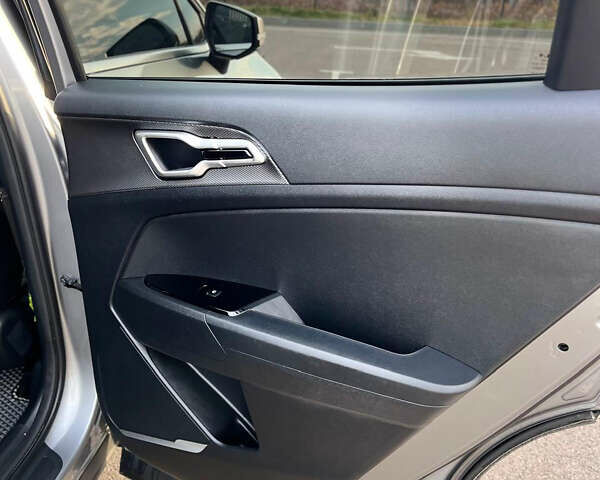 Серый Киа Sportage, объемом двигателя 2 л и пробегом 152 тыс. км за 27900 $, фото 18 на Automoto.ua