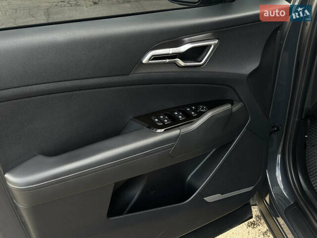 Сірий Кіа Sportage, об'ємом двигуна 1.6 л та пробігом 28 тис. км за 24900 $, фото 12 на Automoto.ua
