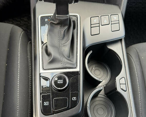 Сірий Кіа Sportage, об'ємом двигуна 2 л та пробігом 51 тис. км за 26300 $, фото 23 на Automoto.ua