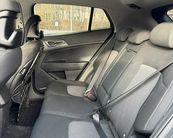 Сірий Кіа Sportage, об'ємом двигуна 2 л та пробігом 51 тис. км за 26300 $, фото 29 на Automoto.ua