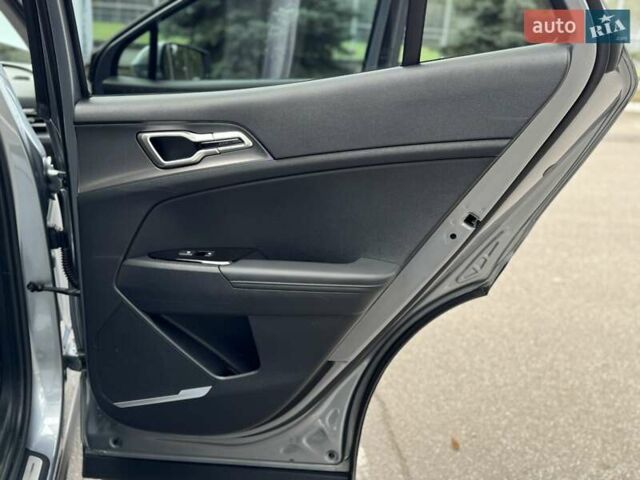 Сірий Кіа Sportage, об'ємом двигуна 1.6 л та пробігом 37 тис. км за 25800 $, фото 65 на Automoto.ua