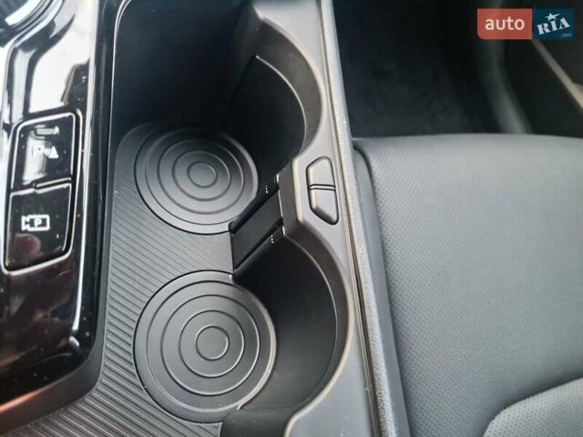 Сірий Кіа Sportage, об'ємом двигуна 1.6 л та пробігом 2 тис. км за 31300 $, фото 45 на Automoto.ua