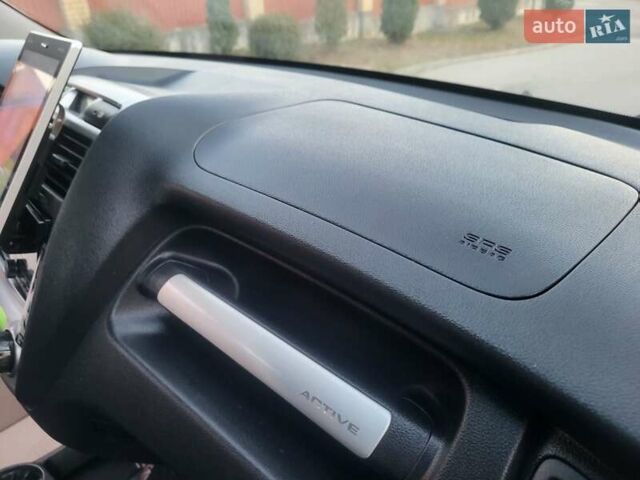 Синий Киа Sportage, объемом двигателя 1.98 л и пробегом 258 тыс. км за 7400 $, фото 110 на Automoto.ua