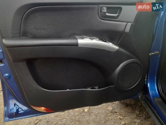 Синий Киа Sportage, объемом двигателя 2 л и пробегом 269 тыс. км за 8000 $, фото 6 на Automoto.ua
