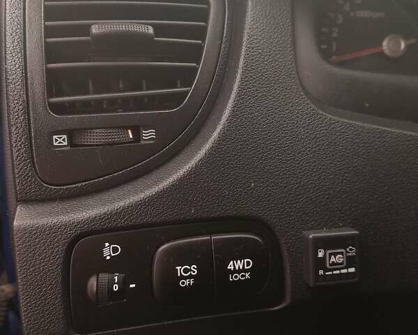 Синий Киа Sportage, объемом двигателя 2 л и пробегом 269 тыс. км за 8000 $, фото 4 на Automoto.ua