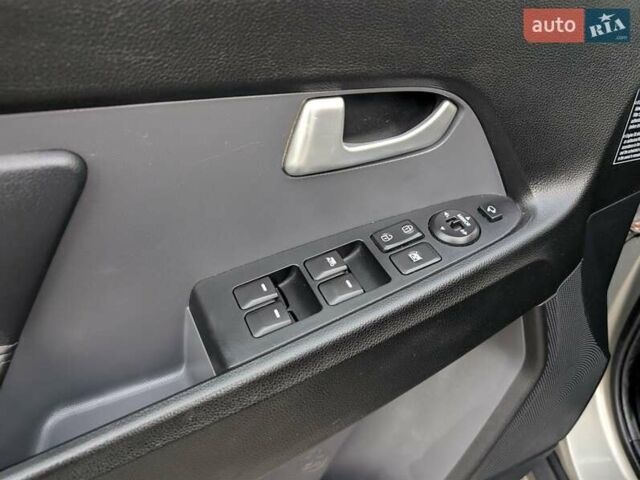 Синий Киа Sportage, объемом двигателя 2 л и пробегом 112 тыс. км за 13000 $, фото 23 на Automoto.ua
