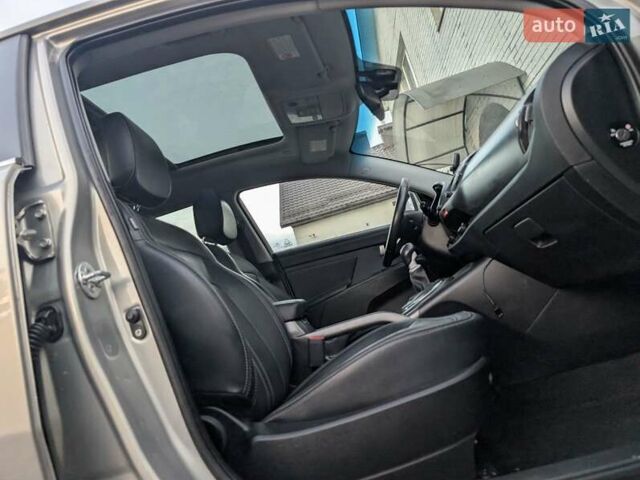 Синий Киа Sportage, объемом двигателя 2 л и пробегом 112 тыс. км за 13000 $, фото 17 на Automoto.ua