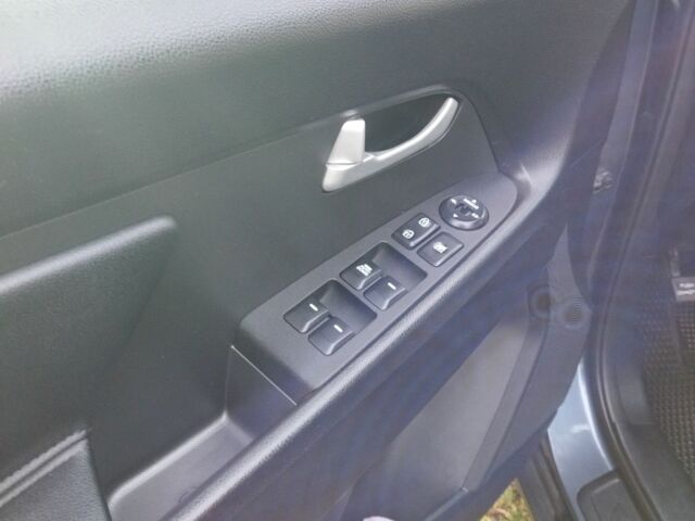 Синий Киа Sportage, объемом двигателя 2.4 л и пробегом 150 тыс. км за 12100 $, фото 2 на Automoto.ua