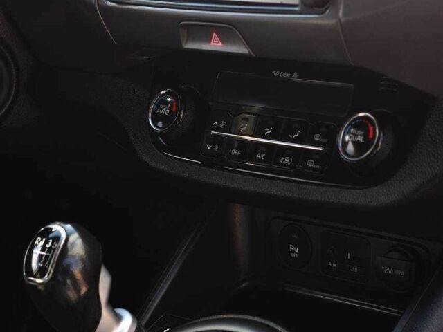 Синий Киа Sportage, объемом двигателя 1.7 л и пробегом 229 тыс. км за 13499 $, фото 13 на Automoto.ua