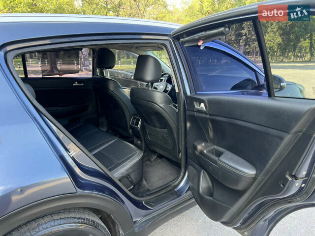 Синій Кіа Sportage, об'ємом двигуна 2 л та пробігом 150 тис. км за 17000 $, фото 15 на Automoto.ua