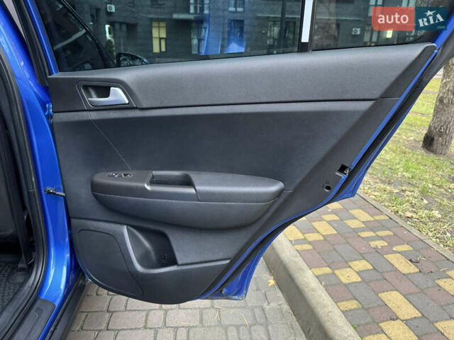Синий Киа Sportage, объемом двигателя 1.6 л и пробегом 111 тыс. км за 17200 $, фото 57 на Automoto.ua