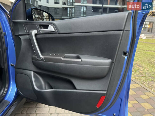 Синий Киа Sportage, объемом двигателя 1.6 л и пробегом 111 тыс. км за 17200 $, фото 49 на Automoto.ua