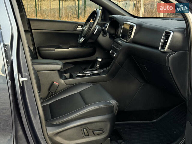 Киа Sportage 2018 в Киеве на Automoto.ua Синий Киа Sportage, объемом двигателя 2 л и пробегом 153 тыс. км за 21900 $, фото 16 на Automoto.ua