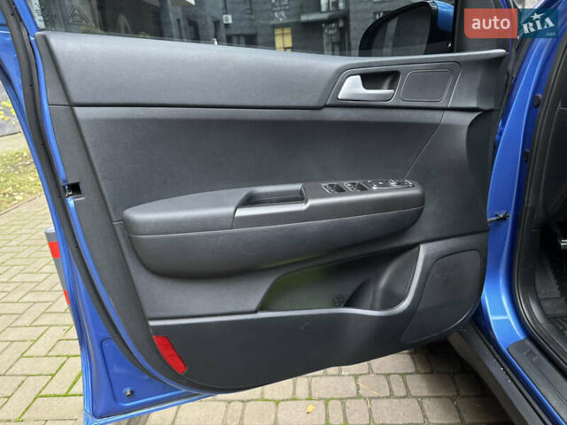 Синий Киа Sportage, объемом двигателя 1.6 л и пробегом 111 тыс. км за 17200 $, фото 33 на Automoto.ua