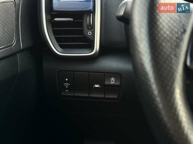 Киа Sportage 2018 в Киеве на Automoto.ua Синий Киа Sportage, объемом двигателя 2 л и пробегом 153 тыс. км за 21900 $, фото 20 на Automoto.ua