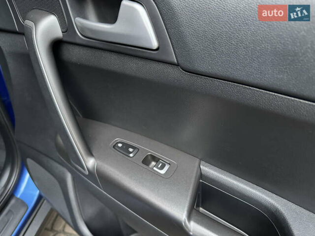Синий Киа Sportage, объемом двигателя 1.6 л и пробегом 111 тыс. км за 17200 $, фото 55 на Automoto.ua