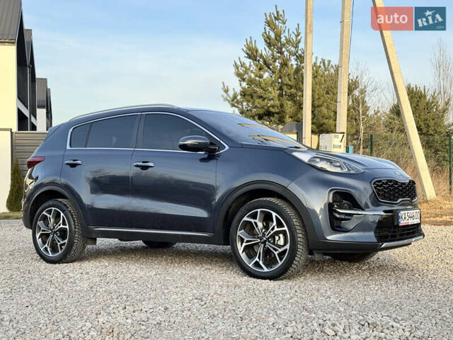 Киа Sportage 2018 в Киеве на Automoto.ua Синий Киа Sportage, объемом двигателя 2 л и пробегом 153 тыс. км за 21900 $, фото 2 на Automoto.ua