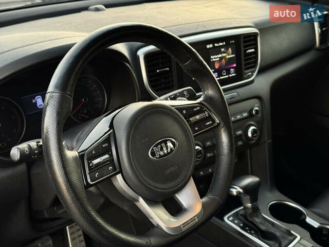 Киа Sportage 2018 в Киеве на Automoto.ua Синий Киа Sportage, объемом двигателя 2 л и пробегом 153 тыс. км за 21900 $, фото 9 на Automoto.ua