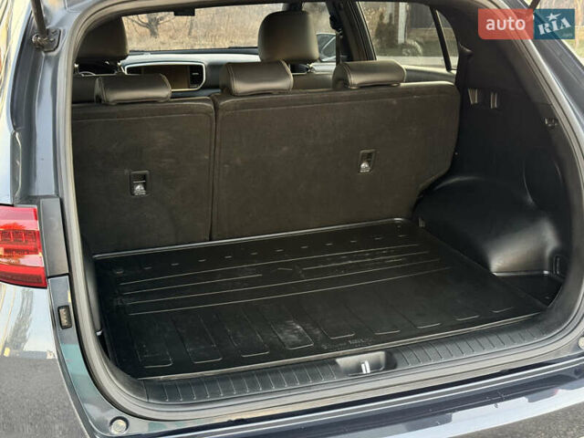 Киа Sportage 2018 в Киеве на Automoto.ua Синий Киа Sportage, объемом двигателя 2 л и пробегом 153 тыс. км за 21900 $, фото 17 на Automoto.ua