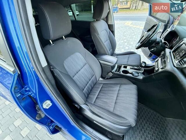 Синий Киа Sportage, объемом двигателя 1.6 л и пробегом 140 тыс. км за 18800 $, фото 43 на Automoto.ua