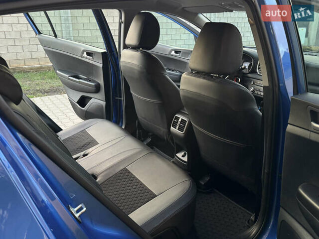 Синій Кіа Sportage, об'ємом двигуна 1.6 л та пробігом 52 тис. км за 17900 $, фото 53 на Automoto.ua