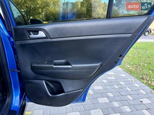 Синий Киа Sportage, объемом двигателя 1.6 л и пробегом 140 тыс. км за 18800 $, фото 57 на Automoto.ua
