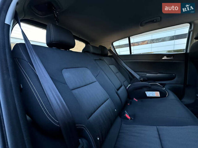 Синій Кіа Sportage, об'ємом двигуна 2.36 л та пробігом 75 тис. км за 16450 $, фото 8 на Automoto.ua