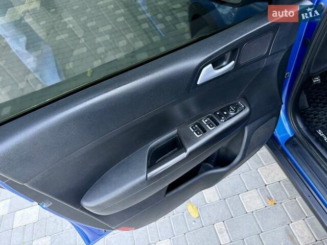 Синий Киа Sportage, объемом двигателя 1.6 л и пробегом 140 тыс. км за 18800 $, фото 34 на Automoto.ua
