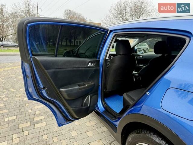 Синий Киа Sportage, объемом двигателя 1.59 л и пробегом 115 тыс. км за 16999 $, фото 63 на Automoto.ua