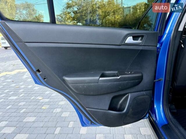 Синий Киа Sportage, объемом двигателя 1.6 л и пробегом 140 тыс. км за 18800 $, фото 62 на Automoto.ua