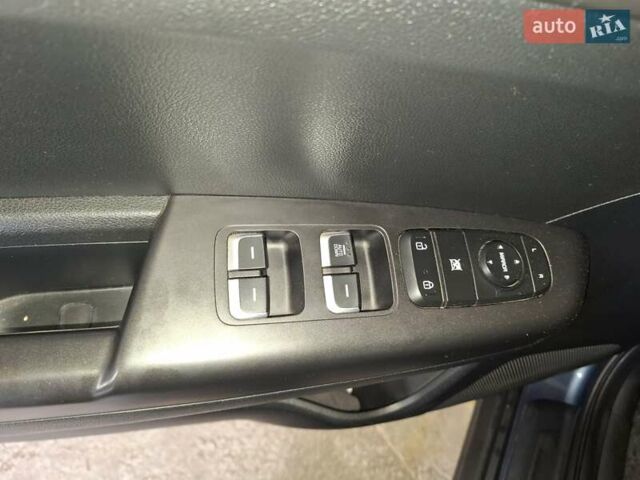 Синий Киа Sportage, объемом двигателя 1.6 л и пробегом 121 тыс. км за 17000 $, фото 27 на Automoto.ua