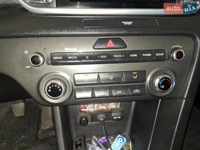 Синий Киа Sportage, объемом двигателя 1.6 л и пробегом 121 тыс. км за 17000 $, фото 26 на Automoto.ua