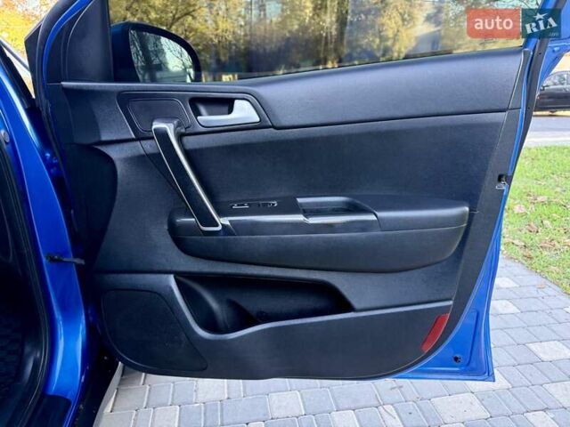 Синий Киа Sportage, объемом двигателя 1.6 л и пробегом 140 тыс. км за 18800 $, фото 41 на Automoto.ua