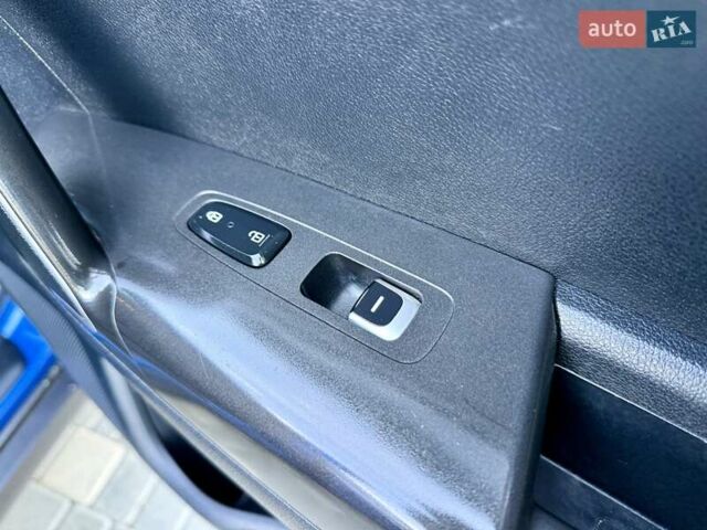 Синий Киа Sportage, объемом двигателя 1.6 л и пробегом 140 тыс. км за 18800 $, фото 45 на Automoto.ua