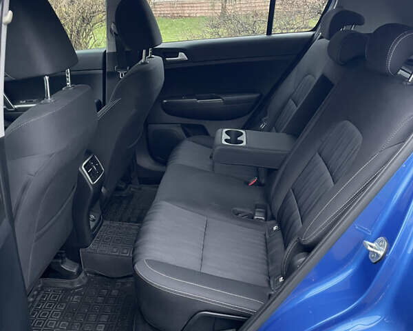 Синій Кіа Sportage, об'ємом двигуна 1.59 л та пробігом 95 тис. км за 12999 $, фото 24 на Automoto.ua