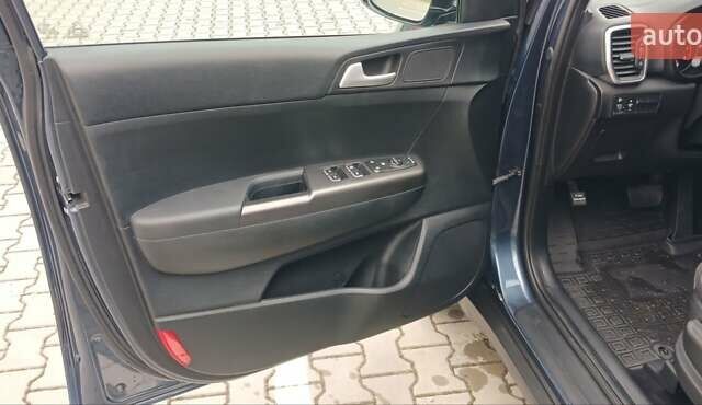 Синій Кіа Sportage, об'ємом двигуна 1.59 л та пробігом 58 тис. км за 18200 $, фото 9 на Automoto.ua
