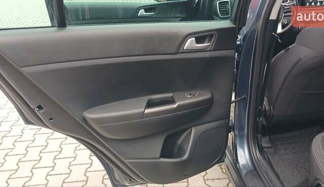 Синій Кіа Sportage, об'ємом двигуна 1.59 л та пробігом 58 тис. км за 18200 $, фото 10 на Automoto.ua