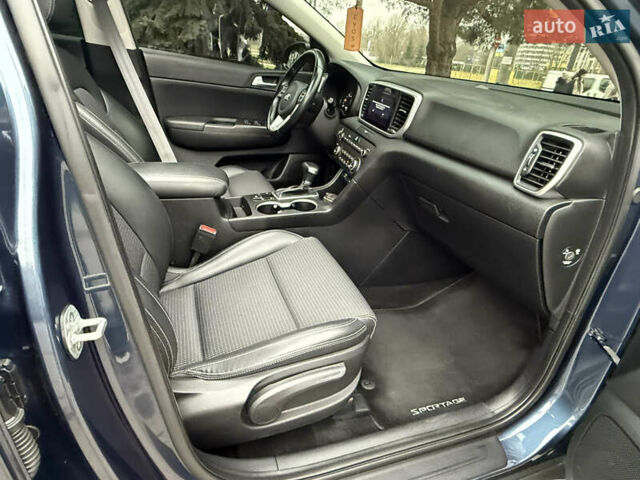 Синій Кіа Sportage, об'ємом двигуна 1.6 л та пробігом 200 тис. км за 18950 $, фото 29 на Automoto.ua