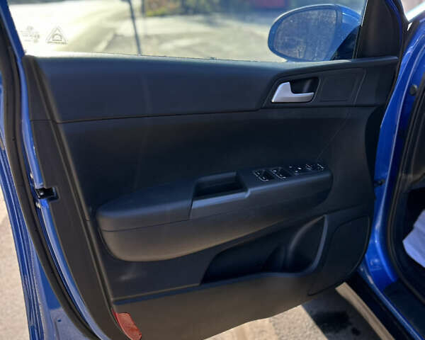 Синий Киа Sportage, объемом двигателя 1.59 л и пробегом 16 тыс. км за 18400 $, фото 8 на Automoto.ua